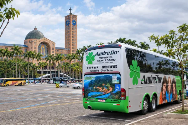 Aluguel de ônibus de 42 lugares semi leito em Curitiba